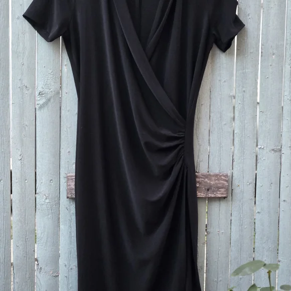 Norma Kamali Black V-Neck Sheath Midi Dress - Picture 3 of 3